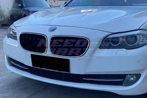 LED Double Line Grille For BMW 5 Series F10/F11 Standard & M Sport & M550d Only – M Performance Look, Gloss Black