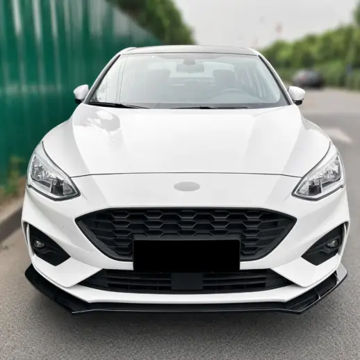 Voorspoiler voor Ford Focus Mk4 (C519) Pre-Facelift ST – ST Look, Hoogglans Zwart
