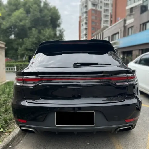 Middenspoiler voor Porsche Macan 95B Facelift – Sport Look, Hoogglans Zwart