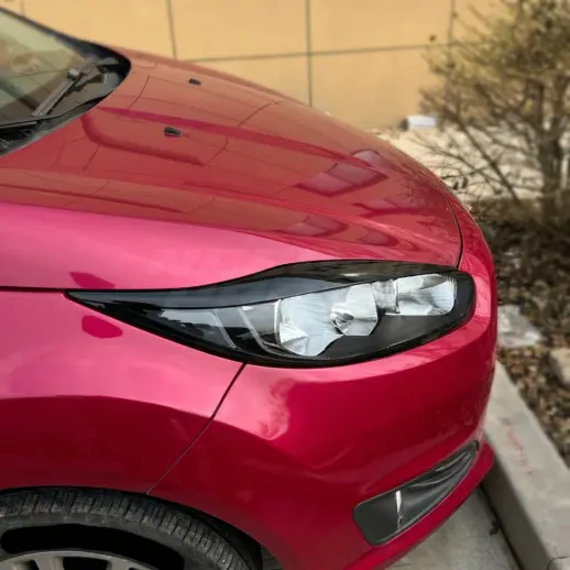 Koplampspoilers voor Ford Fiesta Mk7 (CB1) Facelift Standard & ST – Sport Look, Hoogglans Zwart