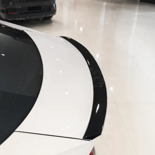 Achterspoiler voor Skoda Octavia Mk4 – Racing Look, Hoogglans Zwart