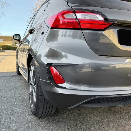 Achterbumper canards voor Ford Fiesta Mk8 (JA8-JR8) Standard & ST & Active – Sport Look, Hoogglans Zwart