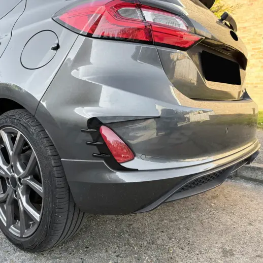 Achterbumper canards voor Ford Fiesta Mk8 (JA8-JR8) Standard & ST & Active – Sport Look, Hoogglans Zwart