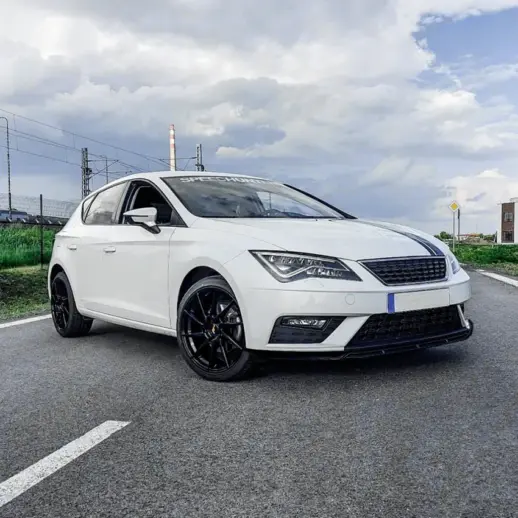 Voorspoiler voor Seat Leon Mk3 Facelift Standard – Sport Look, Hoogglans Zwart