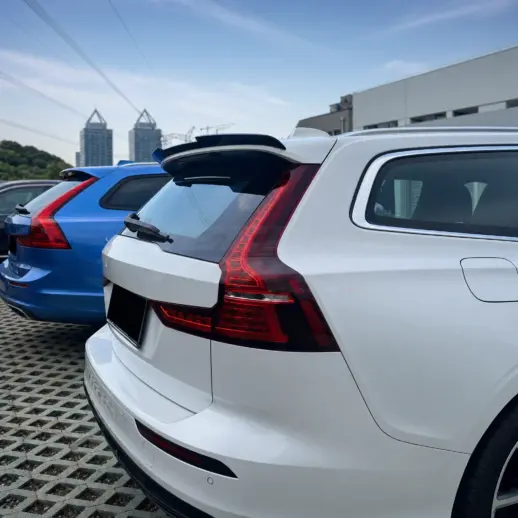 Dakspoiler voor Volvo V60 Mk2 (225)/Mk2 (227) Pre-Facelift Standard – Sport Look, Hoogglans Zwart