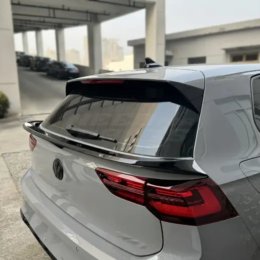 Middenspoiler voor Volkswagen Golf 8/8.5 (Hatchback) – Sport Look, Hoogglans Zwart