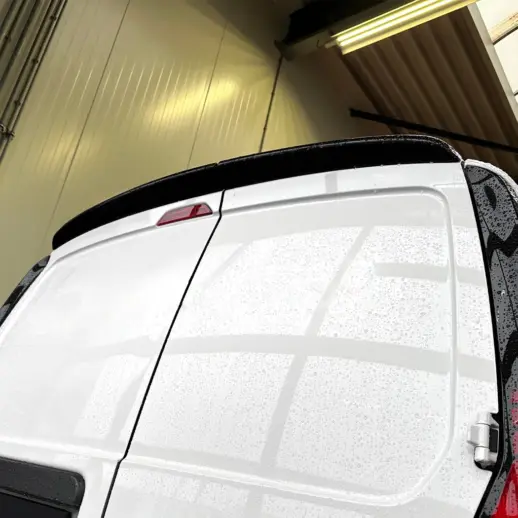 Dakspoiler voor Volkswagen Caddy Mk4 (Minivan) – Sport Look, Hoogglans Zwart