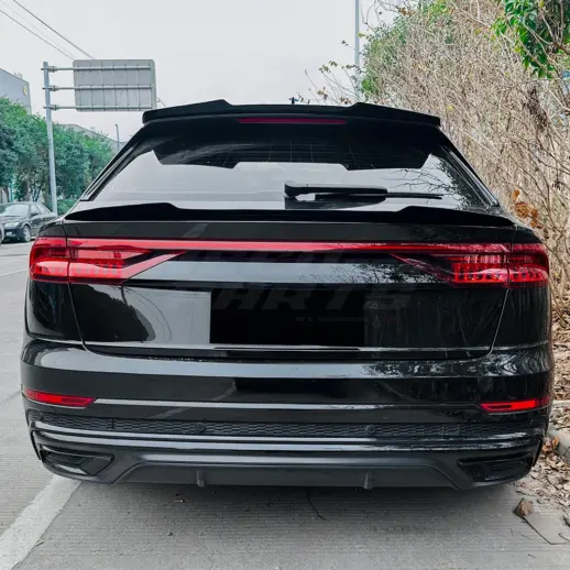 Middenspoiler voor Audi Q8/SQ8/RSQ8 4M (SUV) – Performance Look, Hoogglans Zwart