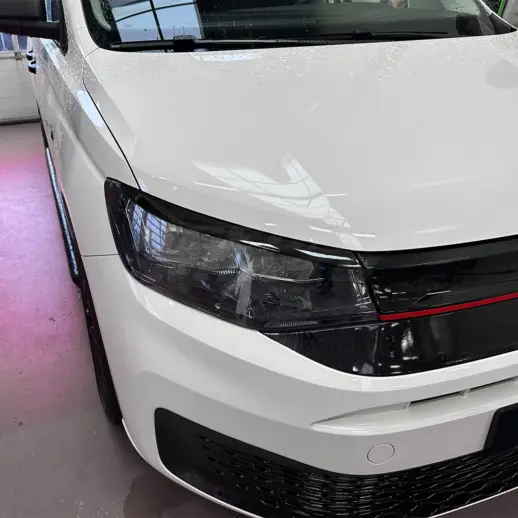 Koplampspoilers voor Volkswagen Caddy Mk4 (Minivan) – Sport Look, Hoogglans Zwart