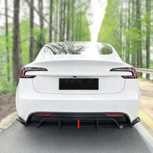 Diffuser met LED-remlicht voor Tesla Model 3 M3 Facelift Standard – Performance Look, Hoogglans Zwart