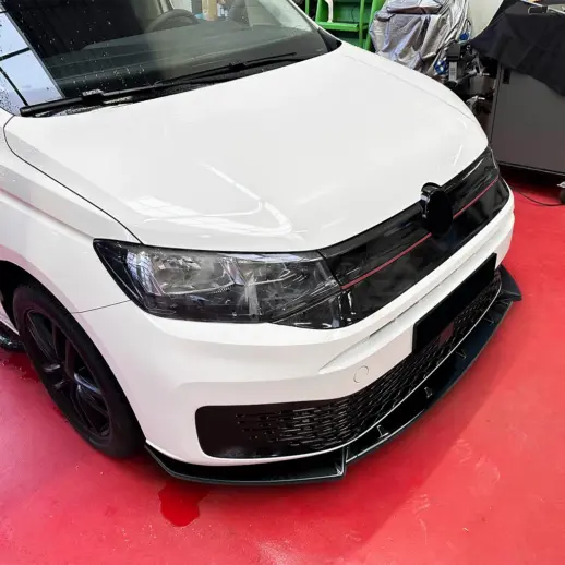 Voorspoiler voor Volkswagen Caddy Mk4 (Minivan) – Sport Look, Hoogglans Zwart