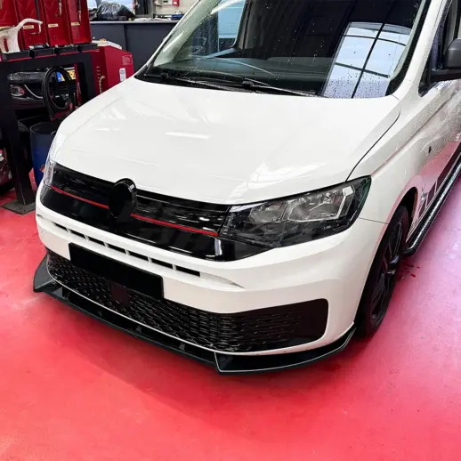 Voorspoiler voor Volkswagen Caddy Mk4 (Minivan) – Sport Look, Hoogglans Zwart