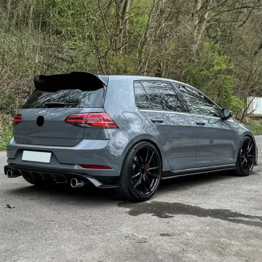 Sideskirts voor Volkswagen Golf 7/7.5 (Hatchback) R Line & R – Racing Look, Hoogglans Zwart
