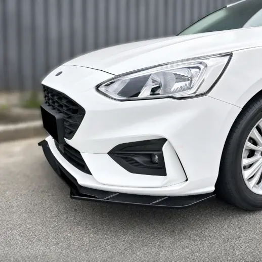 Voorspoiler voor Ford Focus Mk4 (C519) Pre-Facelift ST – ST Look, Hoogglans Zwart