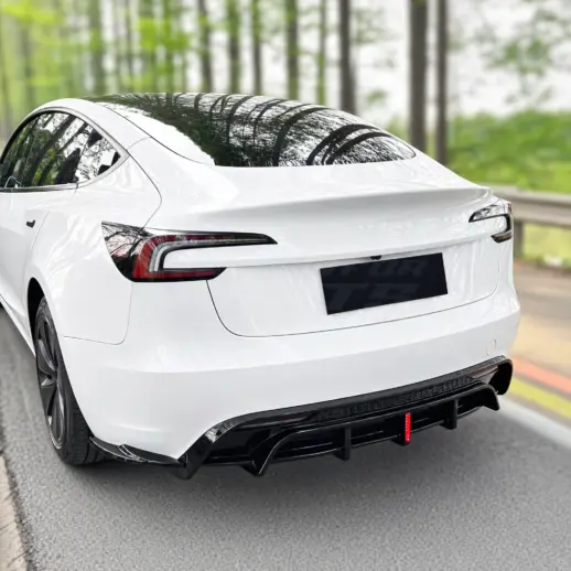 Diffuser met LED-remlicht voor Tesla Model 3 M3 Facelift Standard – Performance Look, Hoogglans Zwart