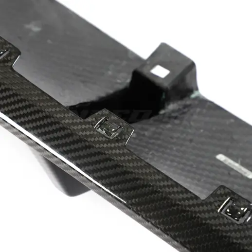 Dry carbon Diffuser met LED-remlicht voor Volkswagen Golf 8/8.5 (Hatchback) R Line & GTD & GTE & GTI – O-O – TCS Spec X